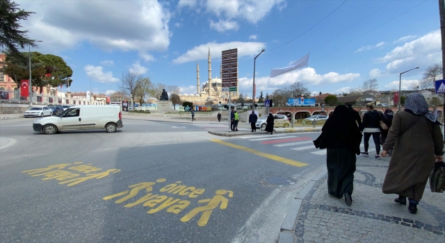 Edirne’de yayalara yol vermeyen sürücüler denetlendi