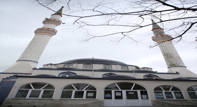 Kırklareli’nde cami şadırvanlarındaki muslukların çalınması güvenlik kamerasına yansıdı