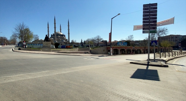 Edirne’de polis, sokağa çıkma kısıtlamasına yönelik denetim yaptı