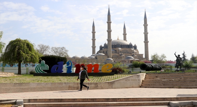 Edirne Sağlık Müdürü Yıldırım tam kapanmanın ”akraba ziyareti dönemi” olarak düşünülmemesi gerektiğini söyledi 