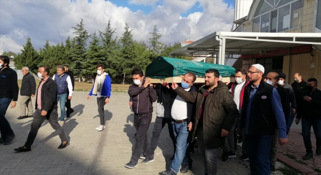 Tekirdağ’da eski eşinin tabancayla öldürdüğü kadın toprağa verildi