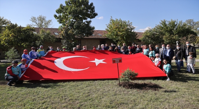 Trakya Üniversitesi Cumhuriyet fidanlığına 98. yıl fidanı törenle dikildi