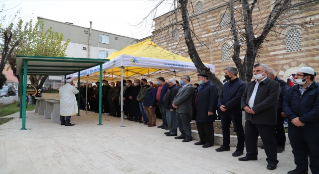 Balkondan Düşerek Yaşamını Yitiren Doktor Tekirdağ’da Toprağa Verildi