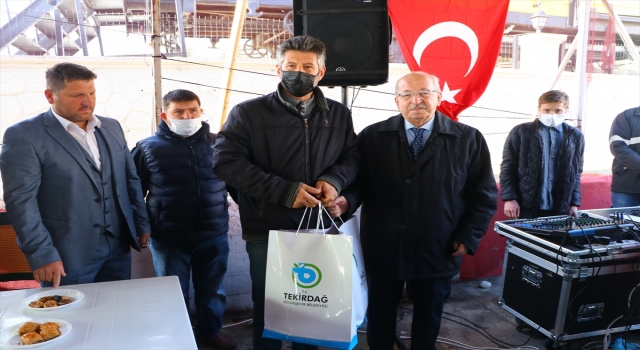 Tekirdağ’da müsilaj nedeniyle ağları zarar gören balıkçılara destek