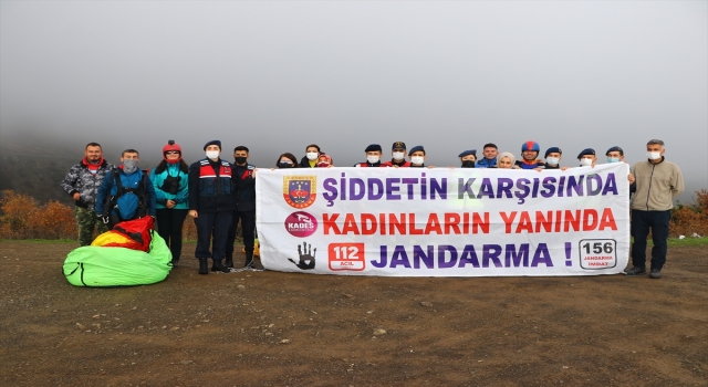 Tekirdağ’da jandarma ”Şiddetin Karşısında Kadınların Yanında” pankartıyla uçuş yaptı