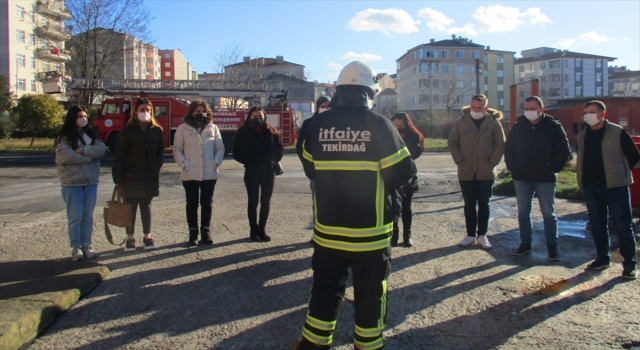 Tekirdağ Büyükşehir Belediyesi AFAD gönüllülerine yangın söndürme eğitimi verdi