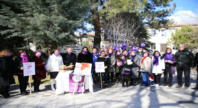 Kırklareli’nde Dünya Kanser Günü’nde maske dağıtıldı