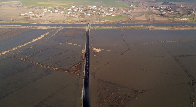 Ergene Nehri taştı, bazı köy yolları ulaşıma kapandı