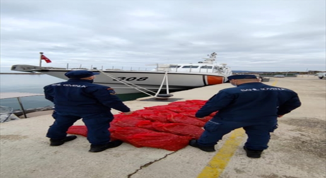 Edirne’de ”Serdar 7M” radarının tespitiyle 1 ton kaçak kum midyesi ele geçirildi