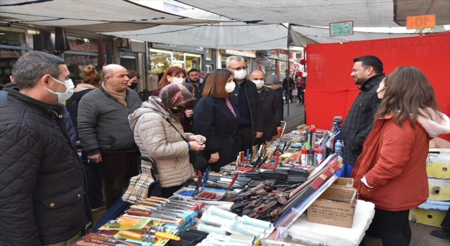 Milletvekili Aksal ve Belediye Başkanı Helvacıoğlu’ndan pazarcı esnafına ziyaret