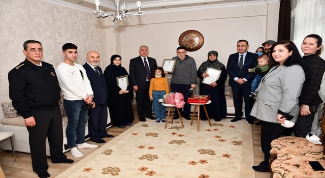 Vali Yıldırım şehit ailesine ”şehitlik belgesi” verdi