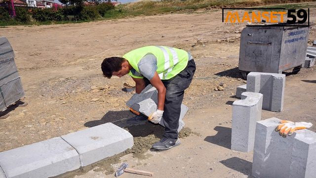 Çorlu Belediyesi Ekipleri Asfalt Kilit Taşı ve Kaldırım Çalışmalarını Sürdürüyor