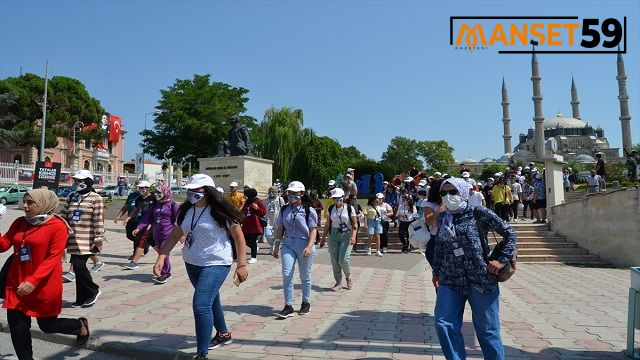 Anadolu’dan gelen gençler eski payitaht Edirne’yi gezdi