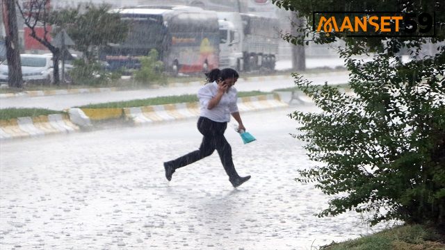 Aşırı sıcakların etkili olduğu Edirne’de yağan yağmur serinletti