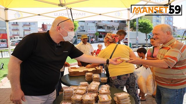 Hayrabolu’da muharrem ayı dolayısıyla vatandaşlara aşure ikram edildi