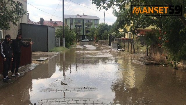 Tekirdağ'da dolu ve sağanak yağış hayatı olumsuz etkiledi