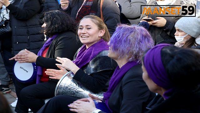 Edirne’de ev kadınlarının kurduğu ritim grubu Trakya şarkıları konseri verdi