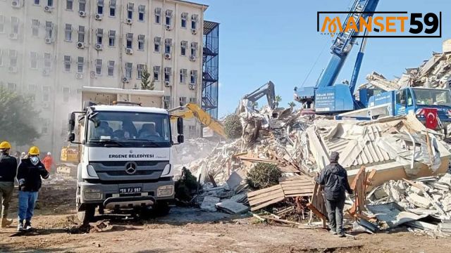 Ergene Belediyesi İş Makineleri Deprem Bölgesinde Çalışıyor